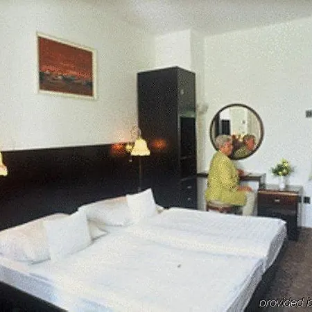 Nagyerdo 3*